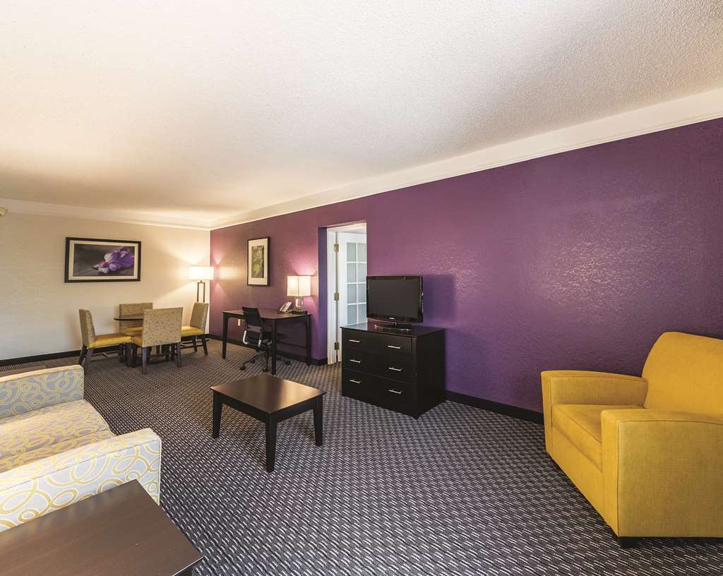 La Quinta Inn & Suites By Wyndham San Antonio Downtown Habitación foto